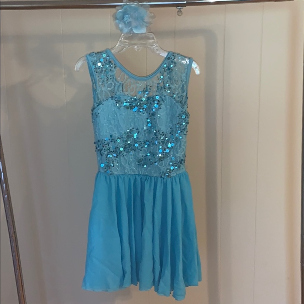 Loose sequence costume - lyrical